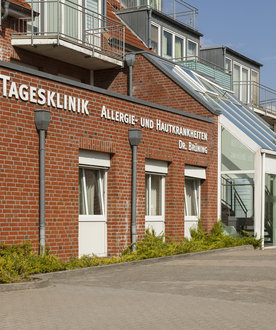 Außenaufnahme, Tagesklinik, Gebäude