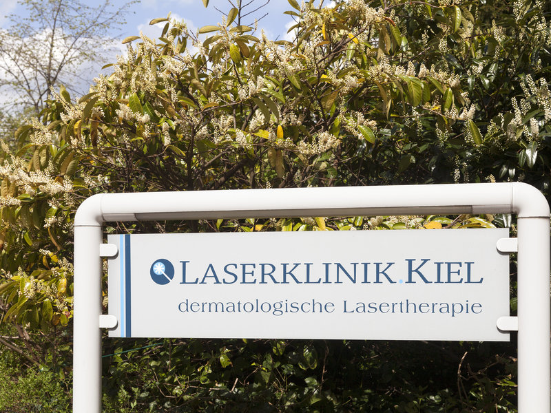 Laserklink Kiel, Jungfernstieg, Schild