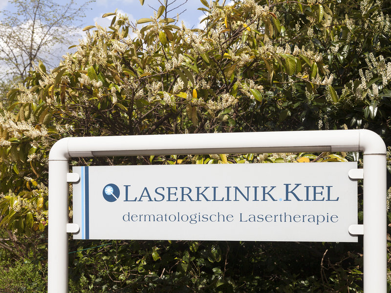 Laserklink Kiel, Jungfernstieg, Schild